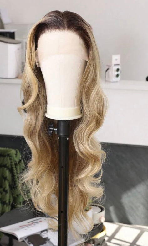 30" Beyoncé Bombshell Wig (human blend)
